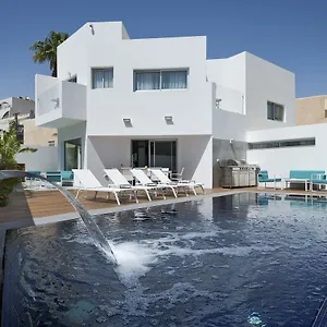  Villa Gardenya